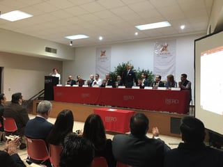 El evento contó con la presencia de los alcaldes de Torreón y Gómez Palacio, Jorge Zermeño y Marina Vitela, el secretario de Desarrollo Económico, Jaime Guerra, el presidente nacional de Canirac, Francisco Fernández Alonso. (EL SIGLO DE TORREÓN)