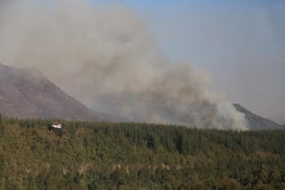 El incendio activo en las cercanías del parque nacional 'Radal Siete Tazas', a unos 200 kilómetros de Santiago, es ya uno de los más grandes en la historia de Chile. (ARCHIVO) 