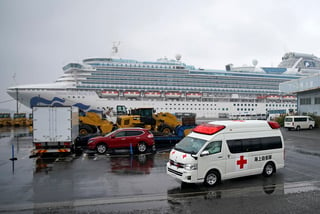 El crucero quedó en cuarentena en Yokohama el 3 de febrero, con 3,700 personas a bordo, pero desde entonces se descubrió que cerca de 600 pasajeros o tripulantes se habían contagiado con el coronavirus que brotó en Wuhan. (EFE)