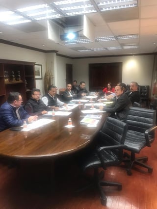 Bres Garza, presidente municipal de Piedras Negras, viajó a la capital a Saltillo, Coahuila; para participar en una serie de reuniones con funcionarios de diversas dependencias federales y estatales.