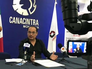 El empresario reveló que al rededor de 50 socios de Cámara esperan que Altos Hornos de México (AHMSA) les pague el adeudo suma cerca de 300 millones de pesos.