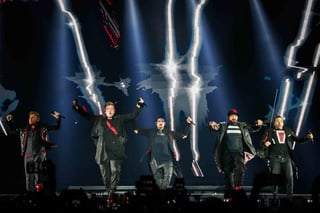  Backstreet Boys revivió la década de los años 90 con sus éxitos en el Palacio de los Deporte de la Ciudad de México. (EL UNIVERSAL)