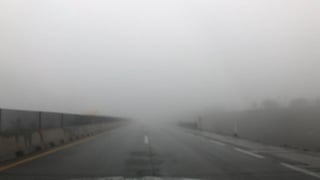  La autopista Saltillo-Monterrey se mantiene cerrada debido a la presencia de bancos de niebla, informó Protección Civil (PC) Coahuila. (ESPECIAL)