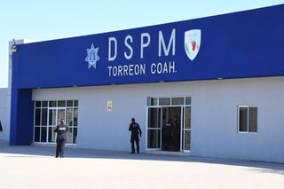 Un menor de edad intentó robar equipo diverso de una escuela secundaria; el joven fue detenido por la DSPM. (EL SIGLO DE TORREÓN)