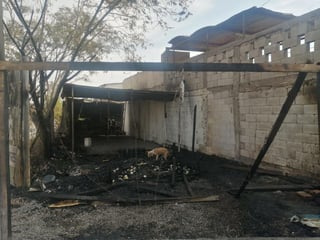 El incendio provocó la movilización de las distintas corporaciones de rescate de la ciudad de Gómez Palacio. (EL SIGLO DE TORREÓN)