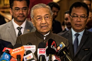 Mahathir también renunció como presidente honorífico de su formación, el Partido de los Pueblos Indígenas de Malasia. (EFE)