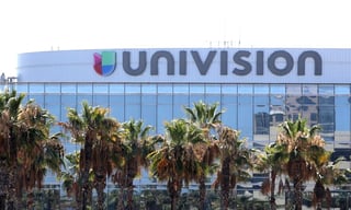 El Grupo Televisa reforzó este martes su posición de liderazgo en la producción de contenidos en español de televisión y digitales con el anuncio de la venta de una mayoría de Univision a un grupo inversor encabezado por el ejecutivo Wade Davis. (ARCHIVO)