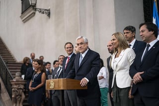 El presidente Sebastián Piñera promulgó el martes una reforma tributaria que incrementa los impuestos a los más ricos en Chile. (ARCHIVO)
