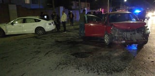 El accidente se registró a las 20:20 horas de este miércoles por la citada carretera, a la altura del fraccionamiento Villas La Ibero, cerca de la carretera Torreón-San Pedro. (EL SIGLO DE TORREÓN)