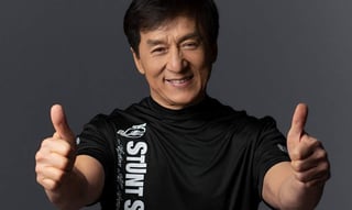 El actor Jackie Chan rompió el silencio tras difundirse información en la que se decía que corría riesgo de contraer coronavirus y que estaba en cuarentena. (ESPECIAL)
