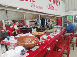 Las fonditas del mercado Juárez ofrecen una variedad de platillos de Cuaresma a bajo costo y con calidad e higiene en su preparación.