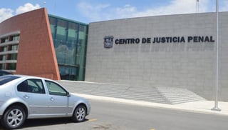 Fue el día de ayer que se llevó a cabo la audiencia de vinculación a proceso en el Centro de Justicia Penal en Saltillo.
(ARCHIVO)