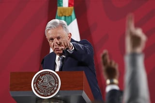 No fue un buen fin de semana para Andrés Manuel López Obrador, quien un año después de asumir la Presidencia de México comienza a acuciar una reducción de su altísima popularidad en un país donde la violencia y los feminicidios están desatados. (EFE)