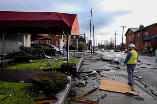 El alcalde de Nashville, John Cooper, calificó esta mañana los daños en la ciudad como “significativos” e informó de que hay heridos en los hospitales, sin dar mayores detalles del número de víctimas.
(EFE)