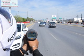Autoridades de Torreón han tenido que aplicar de nueva cuenta el Operativo Radar ante los más recientes accidentes viales en la carretera Torreón-San Pedro. (EL SIGLO DE TORREÓN)