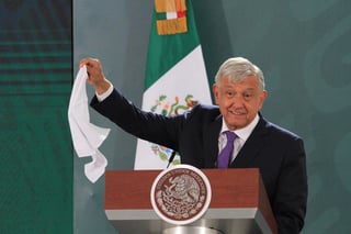 El presidente Andrés Manuel López Obrador aseguró que debido a que su gobierno canceló la reforma educativa, y la política de agresión hacía el magisterio en el país, no se han registrado paros de maestros en el país. (NOTIMEX)