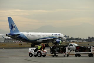 La crisis de la empresa aérea Interjet y la intención del presidente, Andrés Manuel López Obrador, de crear una nueva aerolínea comercial han causado turbulencia en esta industria mexicana. (ARCHIVO) 