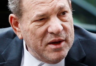 La Corte Suprema de Nueva York James Burke condenó este miércoles a 23 años de prisión al exproductor de cine Harvey Weinstein. (ARCHIVO)