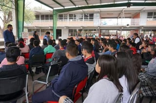 La presidenta del DIF, Irma Hernández, felicitó a los maestros. (EL SIGLO DE TORREÓN) 