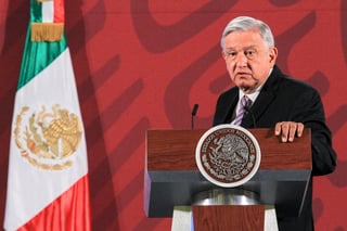 Al salir de la reunión con los padres y madres de familia de los menores, López Obrador declaró que 'había sido una buena reunión' y que el director del Instituto Mexicano del Seguro Social (IMSS), Zoé Robledo, les informaría. (ARCHIVO)
