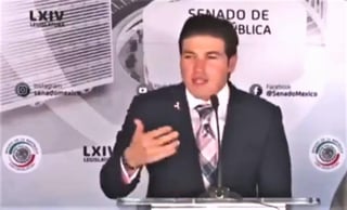 En el video publicado desde la cuenta de Twitter @GacetaMexicana, el legislador expresó con indignación: 'Están maquillando los datos, y lo peor, en las mañaneras no les dan la importancia debida. Sigue el presidente hablando de abrazos'. (CAPTURA DE PANTALLA)
