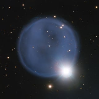 Una superburbuja con un diámetro de 15,000 años luz, la más grande de su tipo de cuantas se han visto. (ARCHIVO) 