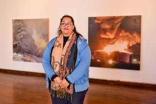 Artista. Patricia G. Santiago explora el caos en los incendios y el fuego como herramienta de cambio. (EL SIGLO DE TORREÓN / Erick Sotomayor)
