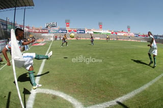 La jornada 16 del torneo, se llevó a cabo en el viejo Estadio Corona, en donde Santos se impuso 3-1 a los ya desparecido Gladiadores de San Luis. (ARCHIVO)