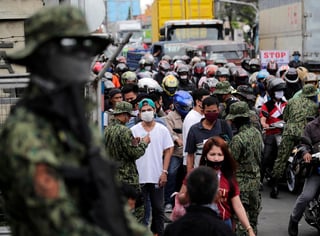 El presidente Rodrigo Duterte decretó este martes el estado de calamidad en Filipinas ante la propagación del coronavirus, mientras la isla de Luzón permanecerá bajo una estricta cuarentena hasta el 12 de abril. (ARCHIVO) 
