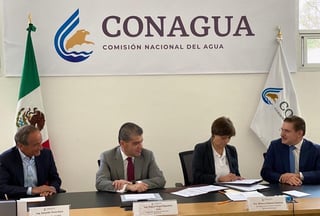 Además, se acordó reforzar el trabajo conjunto entre la Federación, a través de la Conagua, y ambos estados para desarrollar planes de acción que fortalezcan la capacidad de abastecimiento de agua potable en La Laguna.
(TWITTER)