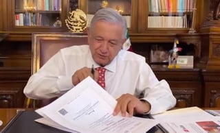 El mandatario aseguró que su gobierno acabará con la corrupción: 'se va a acabar con la impunidad y se va a lograr el renacimiento de México'.
(ESPECIAL)