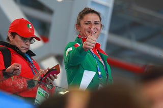A finales de febrero Teresa Alonso García, medallista junto al equipo de nado artístico en los pasados Juegos Panamericanos de Lima 2019, denunció a Loftus por disciminación y violencia psicológica. (ARCHIVO)