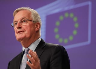 Michel Barnier, el principal negociador de la Unión Europea para las relaciones post-Brexit con Gran Bretaña, ha contraído COVID-19. (ARCHIVO)