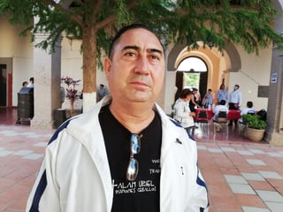 El coordinador del Viacrucis de la Parroquia del Sagrado Corazón de Jesús, Marvin Josué Quintana Armijo. (EL SIGLO DE TORREÓN)