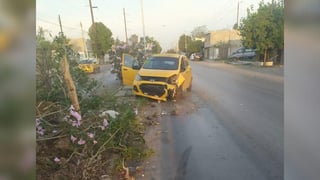 El taxista que traía la unidad marca Hyundai i10, de color amarillo, fue abordado por varios sujetos en la prolongación Bravo y Periférico Raúl López Sánchez. (EL SIGLO DE TORRÉON)