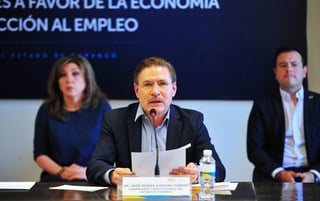 El gobernador José Rosas Aispuro Torres dijo que para aminorar esta situación y de manera conjunta con la iniciativa privada, se ha estado trabajando para definir el programa 'A favor de la economía y protección del empleo'. (ESPECIAL)