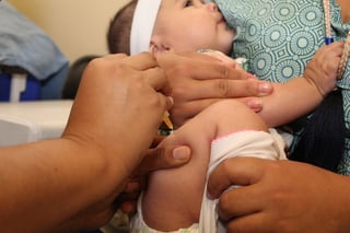 Centros y hospitales cuentan con la vacuna triple viral.