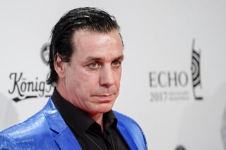 Lindemann, de 57 años, regresó el pasado 15 de marzo a Alemania tras actuar en solitario en Rusia y poco después solicitó atención médica al sufrir fiebre alta.
(ARCHIVO)