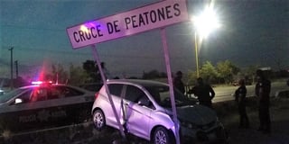 El conductor del automóvil se identificó con el nombre de Juan de 26 años de edad, quien dijo ser originario de la ciudad de Culiacán.
(EL SIGLO DE TORREÓN)