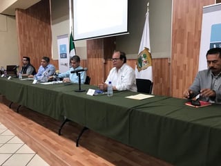 El gobernador de Coahuila Miguel Ángel Riquelme informó sobre las acciones que se están tomando para hacer frente al coronavirus en el estado. (SERGIO RODRÍGUEZ)