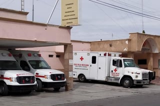 El hombre lesionado, identificado como Raúl de 46 años de edad, solicitó ayuda a sus familiares, quienes de inmediato lo trasladaron a las instalaciones de la Cruz Roja. (ARCHIVO)
