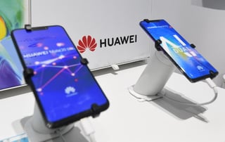 La empresa tecnológica Huawei dio a conocer su informe anual de 2019. En ese documento se destacó que, el año pasado, los ingresos generales por ventas globales se ubicaron en alrededor de los 123 mil millones de dólares, lo que supone un aumento interanual del 19.1%. (ARCHIVO) 
