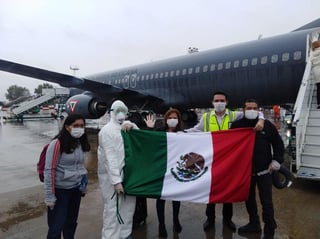 Al menos 280 ciudadanos mexicanos viajaron este miércoles a la Ciudad de México desde de Buenos Aires, a bordo de dos aviones de la fuerza aérea, en medio de los desafíos que ha planteado la pandemia de coronavirus en Latinoamérica. (TWITTER)