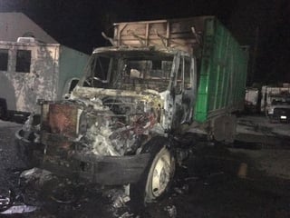 Los daños en el camión fueron cuantiosos, dijo el director de Servicios Públicos Municipales, Francisco Javier Urriticochea Ortiz. (EL SIGLO DE TORREÓN)