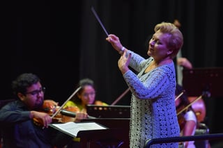 Conocimiento. Actualmente Natalia Riazanova funge como la directora artística de la Orquesta del Estado de Durango. (ARCHIVO)