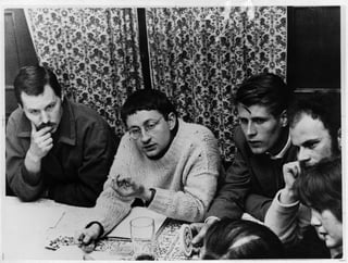 La mente. Guy Debord, fue un revolucionario, filósofo, escritor y cineasta francés. Él se consideraba ante todo como un estratega. (WEIWENKU.ORG)