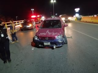 La camioneta, de la marca Chevrolet línea Tornado, sufrió daños por 20 mil pesos. (EL SIGLO DE TORREÓN)