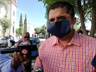 El alcalde del municipio, Homero Martínez, comentó que se colocará un cerco sanitario en su frontera para impedir que las personas entren y salgan de la ciudad rumbo a Coahuila.
(EL SIGLO DE TORREÓN)