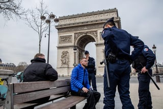 Las autoridades sanitarias francesas expresaron hoy su temor de que la Semana Santa aumente el número de franceses que violan las medidas de confinamiento en casa. (ARCHIVO) 