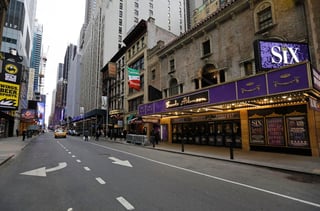 Por pandemia. Los productores de Broadway extendieron la suspensión de todos los espectáculos. (EFE)